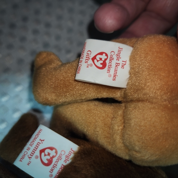 TY BEANIE BABIES EUC SET OF 2 CHRISTMAS ORNAMENTS YUMMY & GIFTS BEARS - Picture 3 of 8